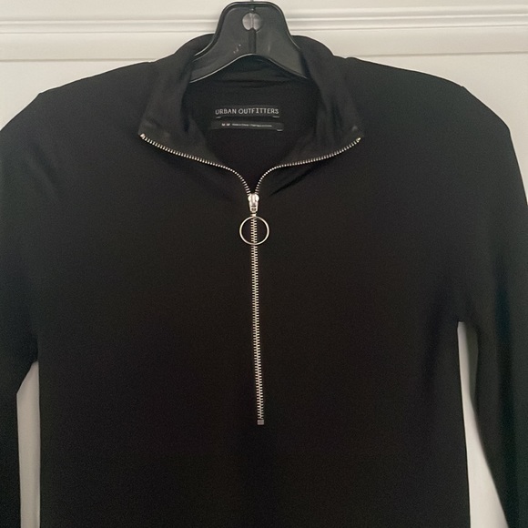 Urban Outfitters Black Zip Up Top - Size M - Picture 5 of 7